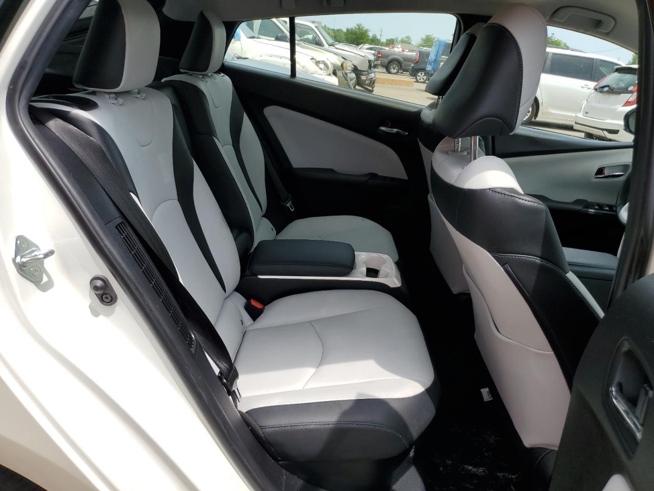 JTDKARFP9J3070689 2018 Toyota Prius Prime