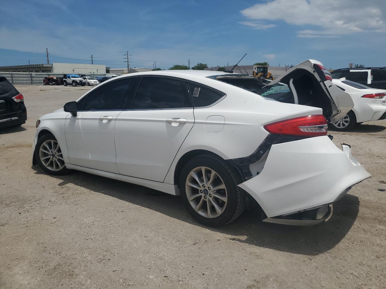 3FA6P0H73HR181331 FORD FUSION 2017