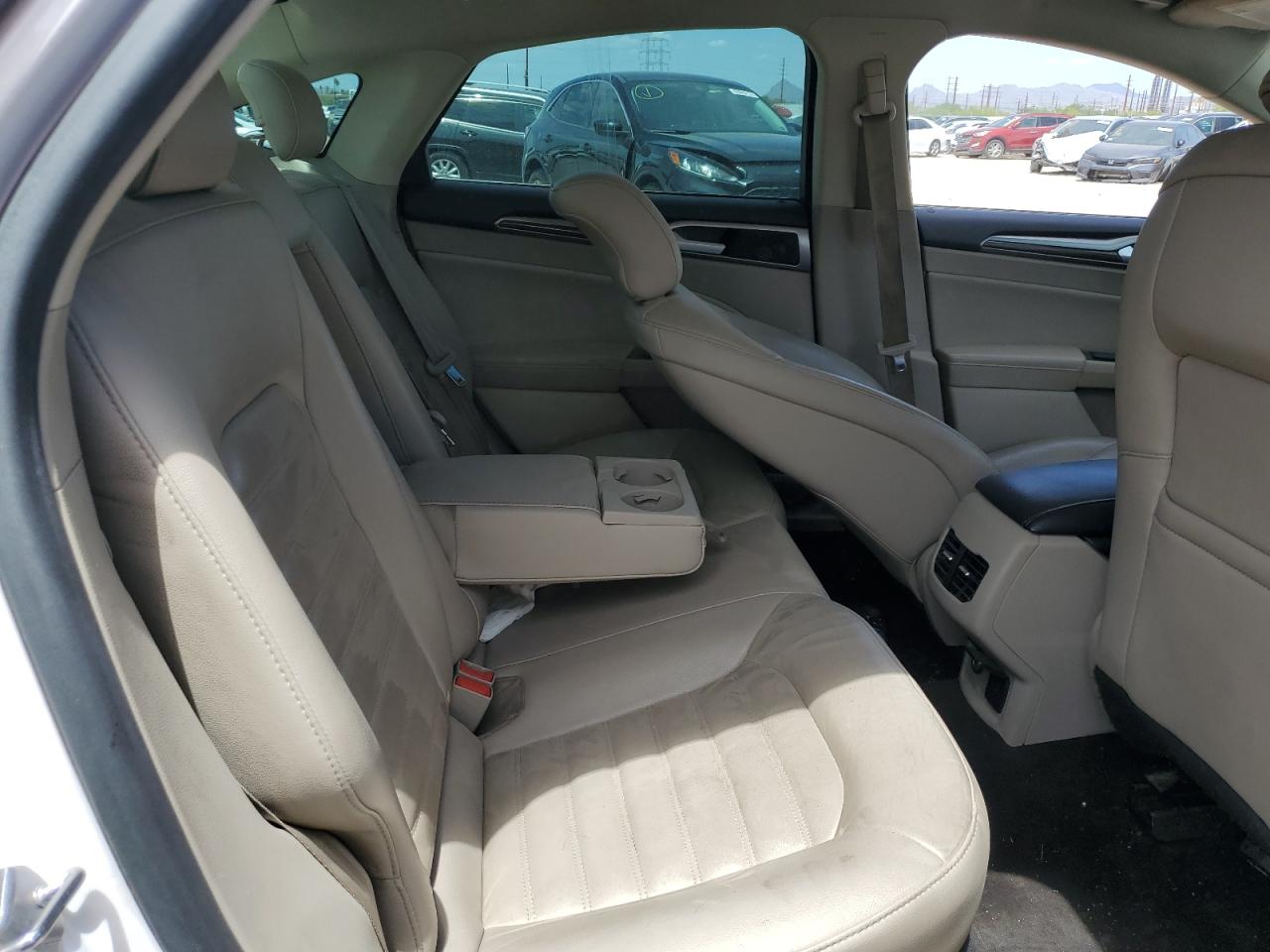 3FA6P0HD6JR204872 2018 Ford Fusion Se