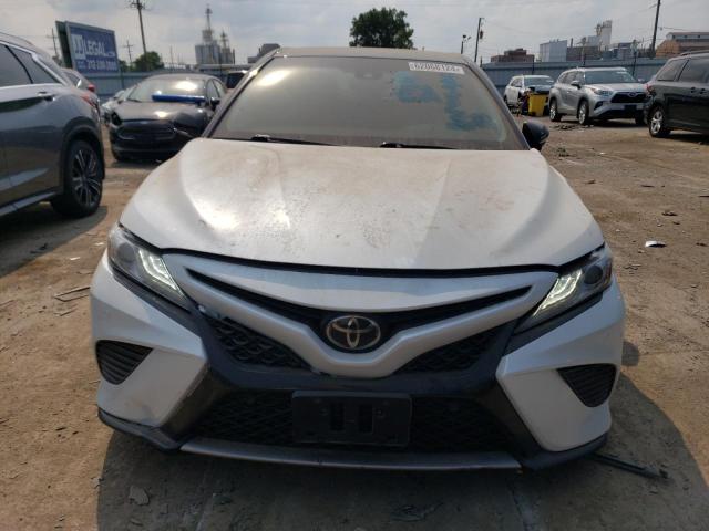 VIN 4T1B61HK5JU077665 2018 Toyota Camry, Xse no.5