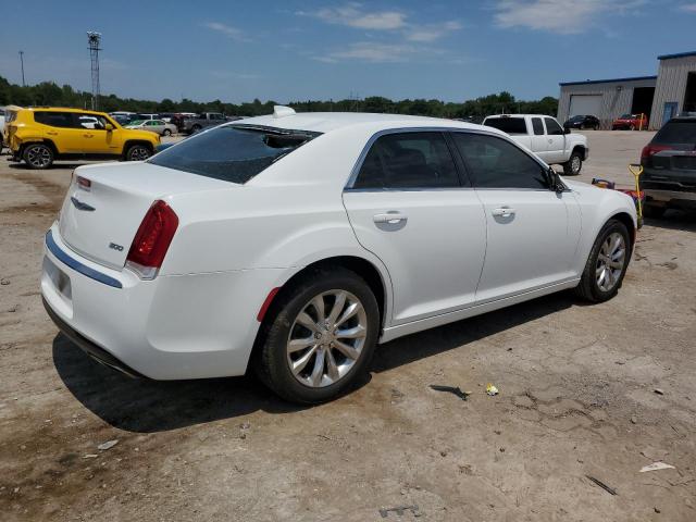 VIN 2C3CCARG7KH560417 2019 Chrysler 300, Touring no.3