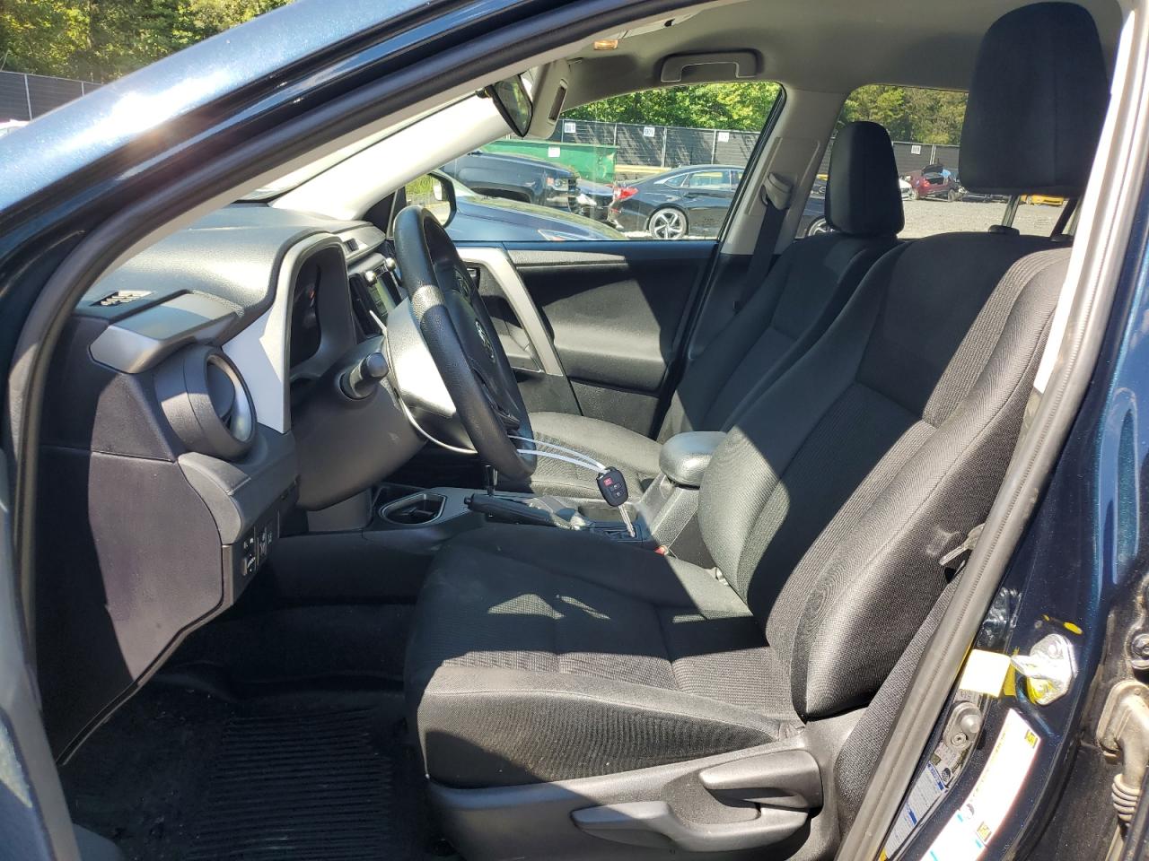 2T3BFREV2HW676036 2017 Toyota Rav4 Le