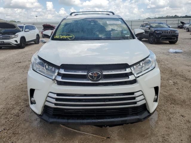 VIN 5TDJZRFH2KS613748 2019 Toyota Highlander, SE no.5