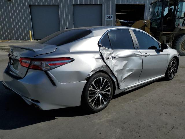 VIN 4T1B11HK5JU598979 2018 Toyota Camry, L no.3