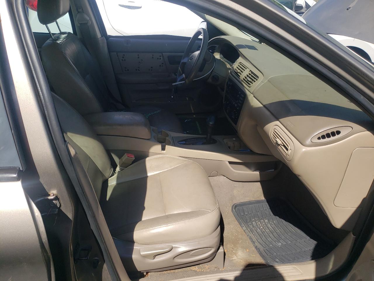 1FAFP55U74G123456 2004 Ford Taurus Ses