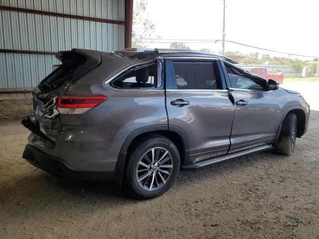 VIN 5TDKZRFH0JS540169 2018 Toyota Highlander, SE no.3