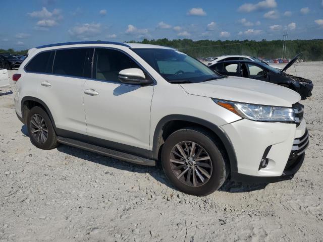 VIN 5TDKZRFH6KS552070 2019 Toyota Highlander, SE no.4