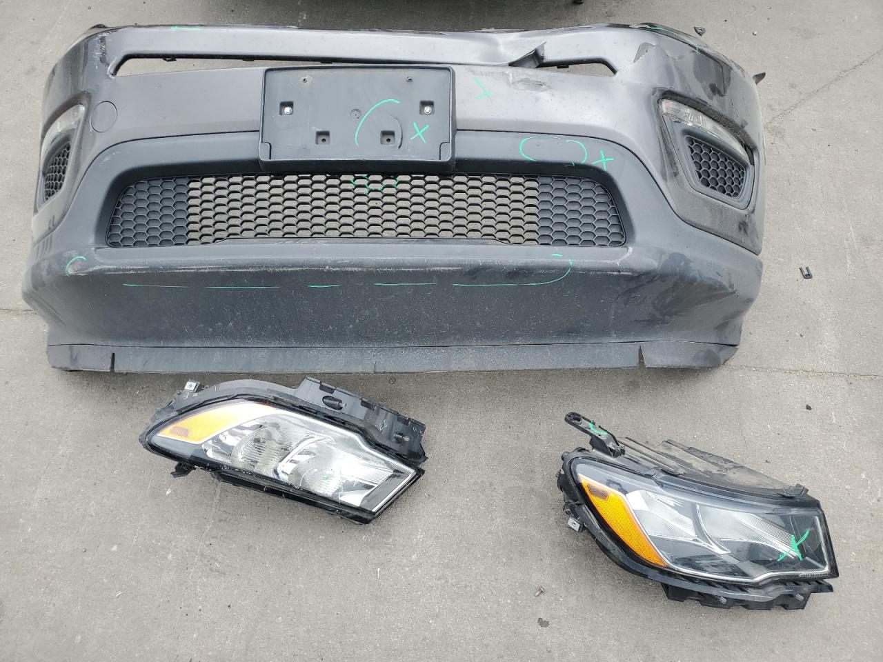 3C4NJDAB8JT135225 2018 Jeep Compass Sport