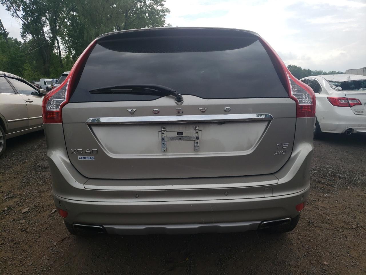 YV4612RK5G2825793 2016 Volvo Xc60 T5 Premier