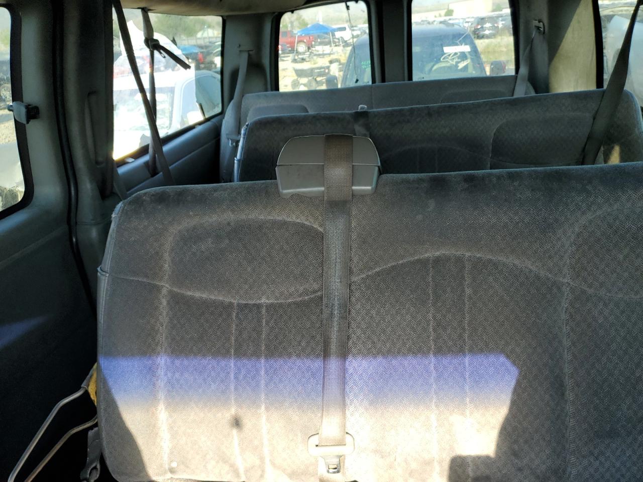 1GAGG25U241193780 2004 Chevrolet Express G2500