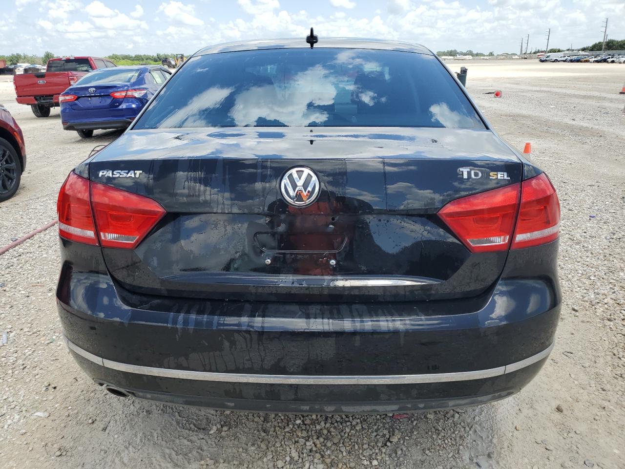 1VWCN7A37CC055609 2012 Volkswagen Passat Sel