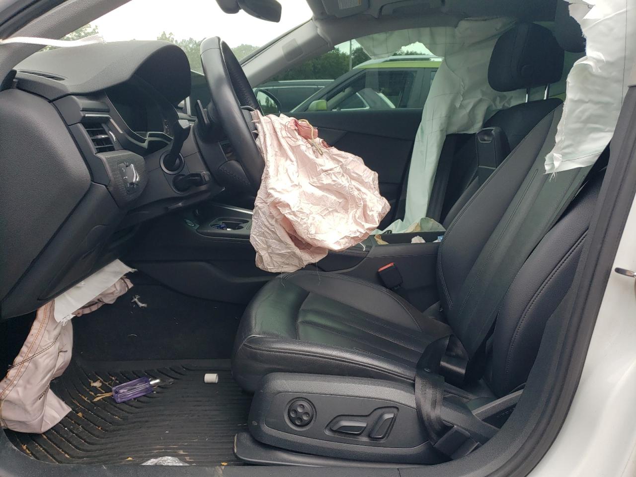 WAUENAF43HN066142 2017 Audi A4 Premium Plus