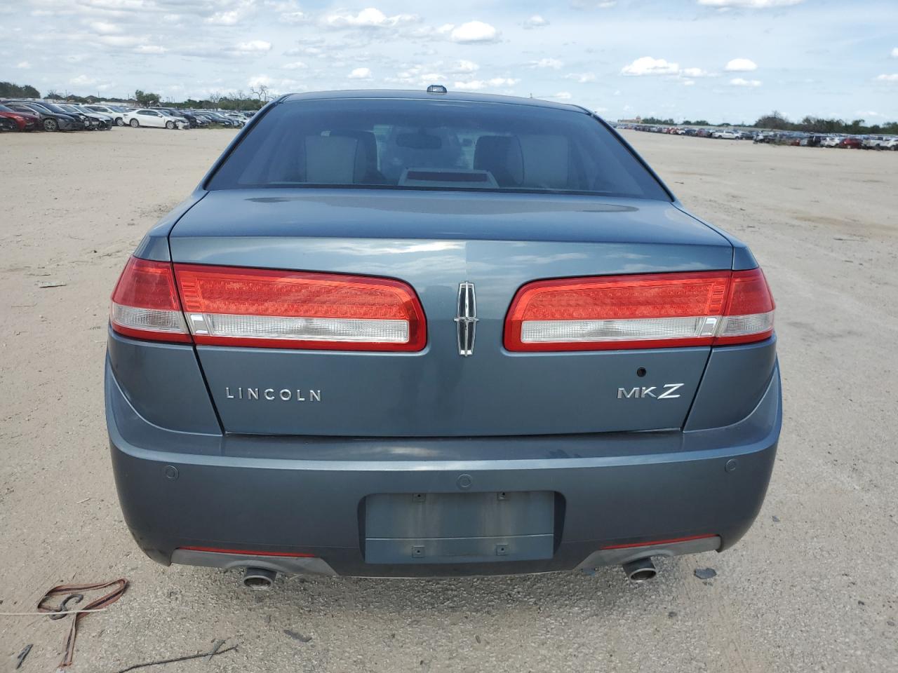 3LNHL2GC8BR770676 2011 Lincoln Mkz