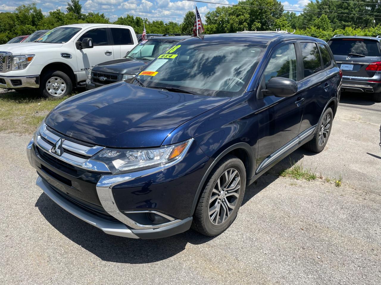 JA4AZ3A36JZ053815 2018 Mitsubishi Outlander Se