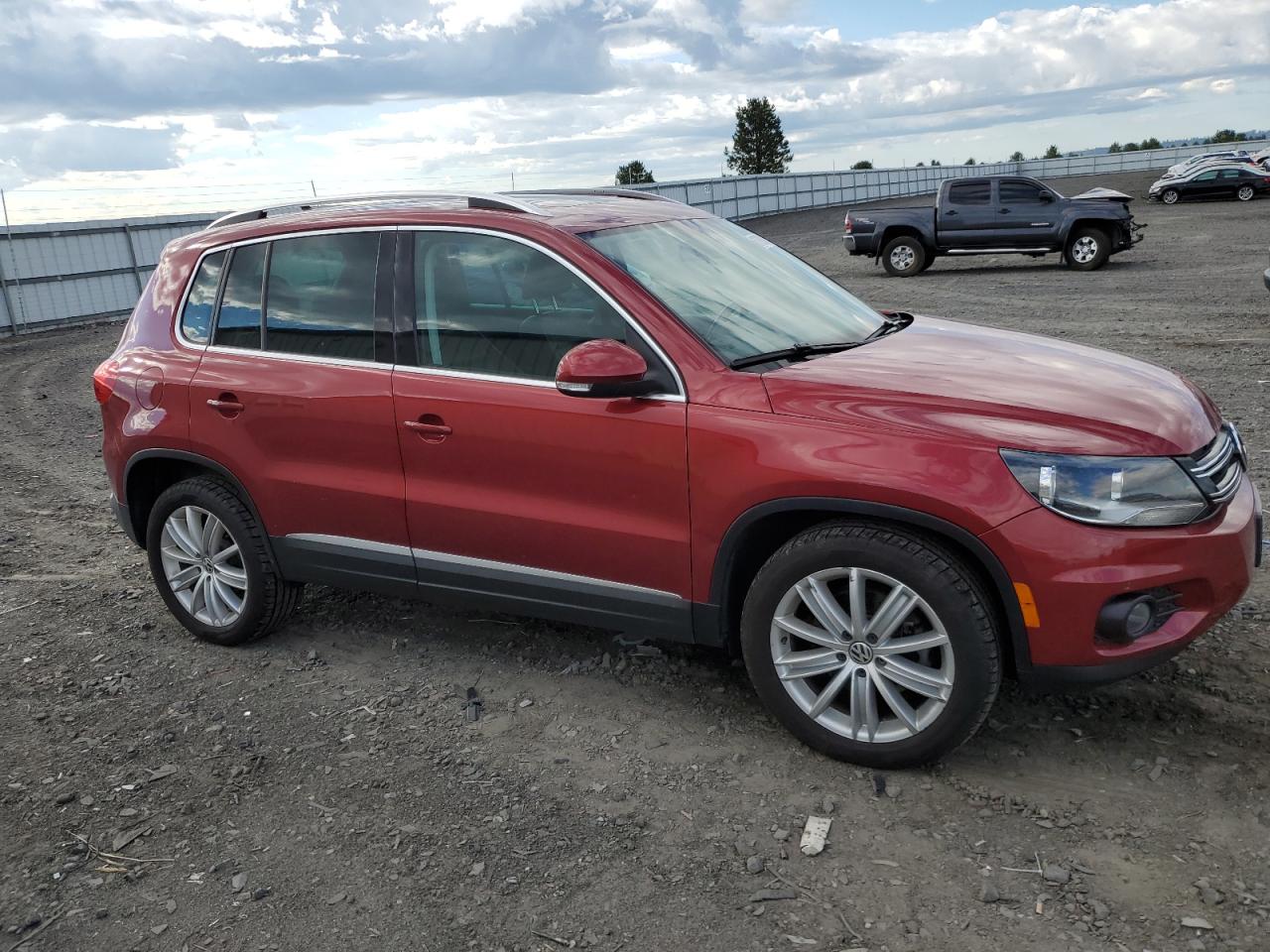 2012 Volkswagen Tiguan S vin: WVGBV7AX1CW087953