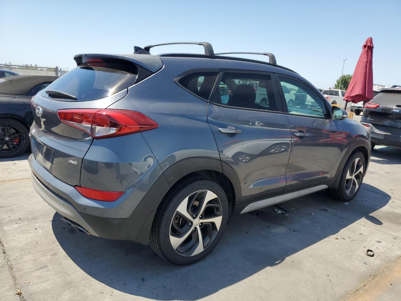 2018 Hyundai Tucson Value vin: KM8J3CA20JU722037