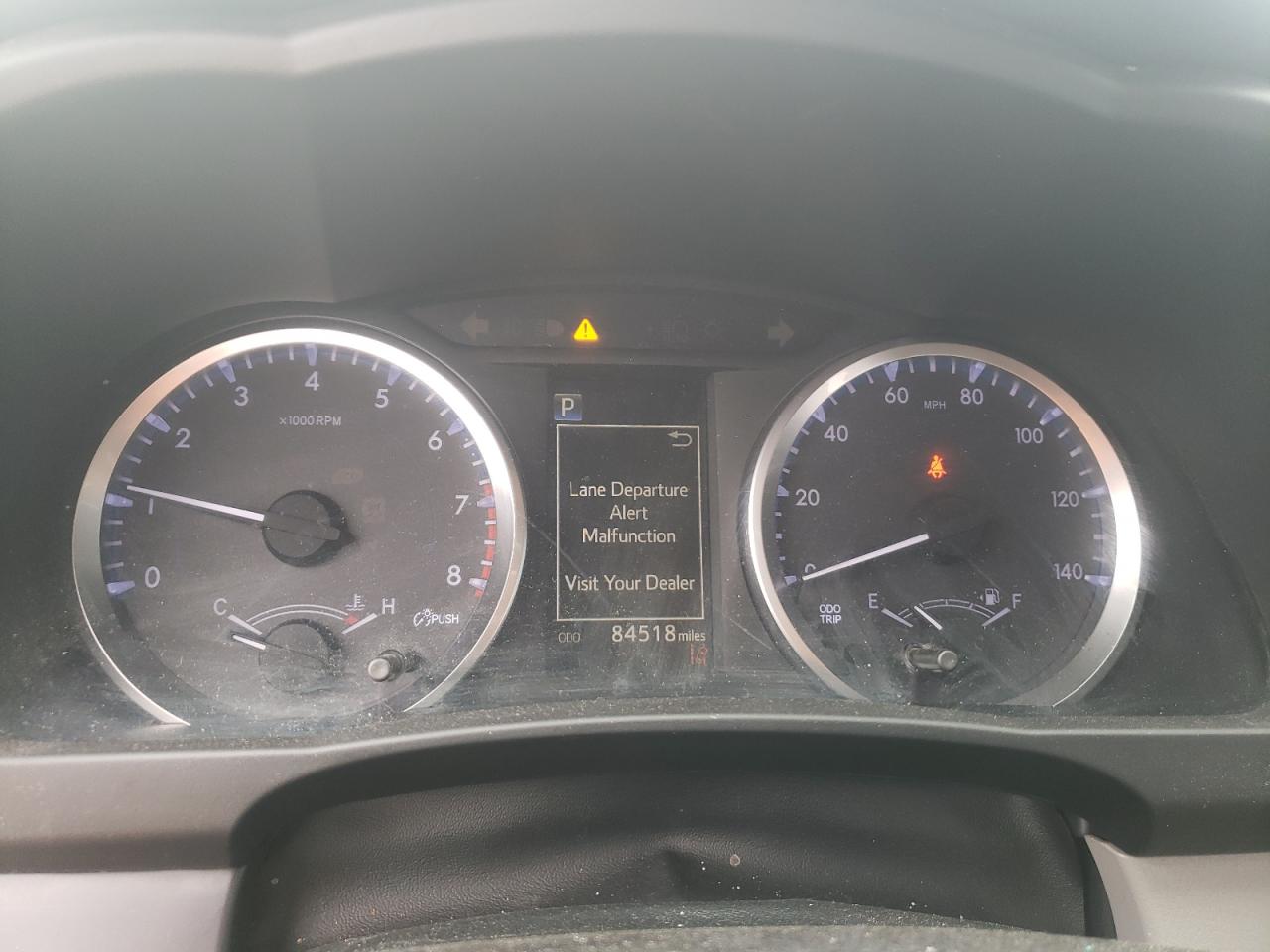 5TDBZRFH7JS853140 2018 Toyota Highlander Le