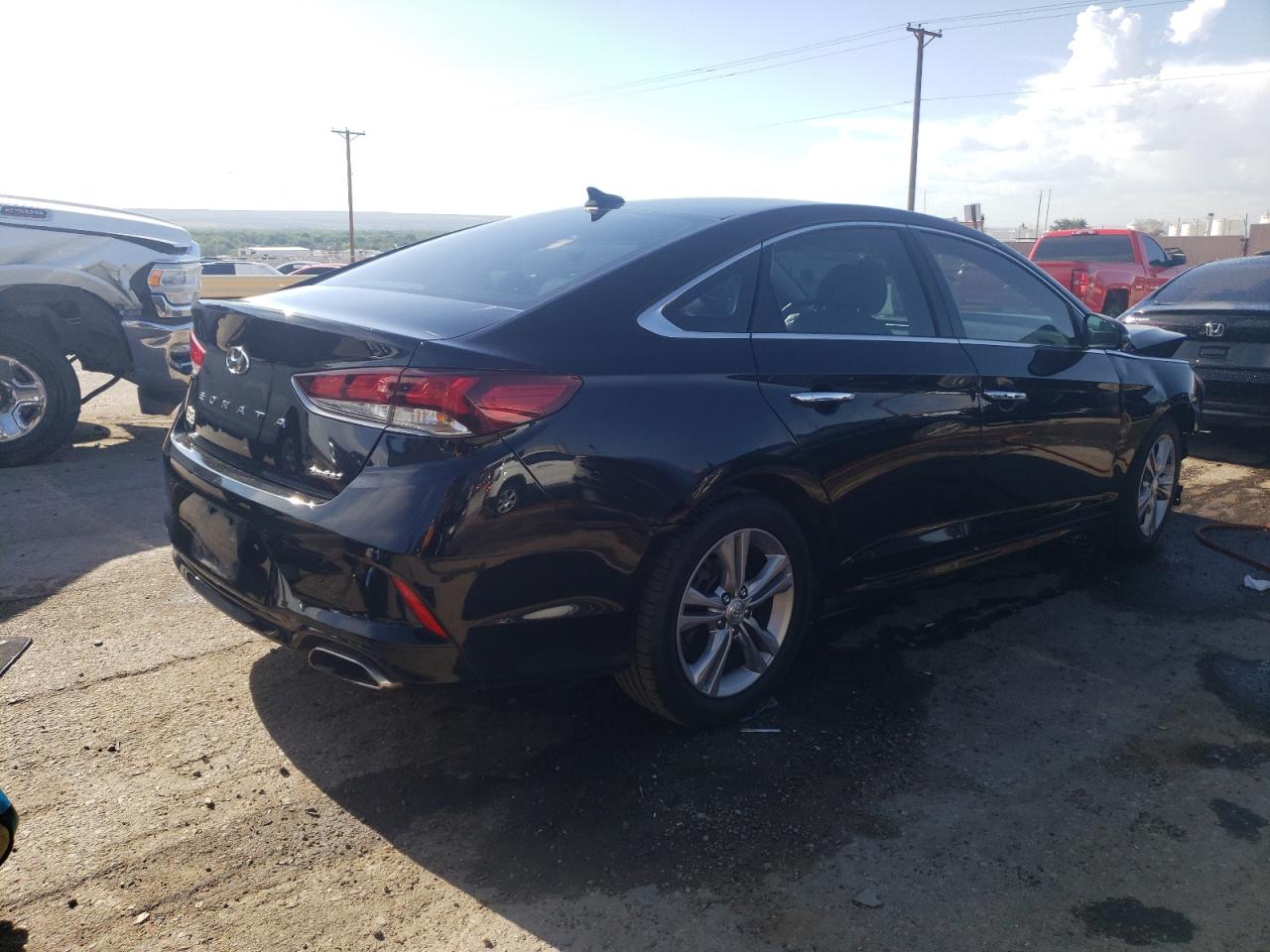 2018 Hyundai Sonata Sport vin: 5NPE34AF5JH621360