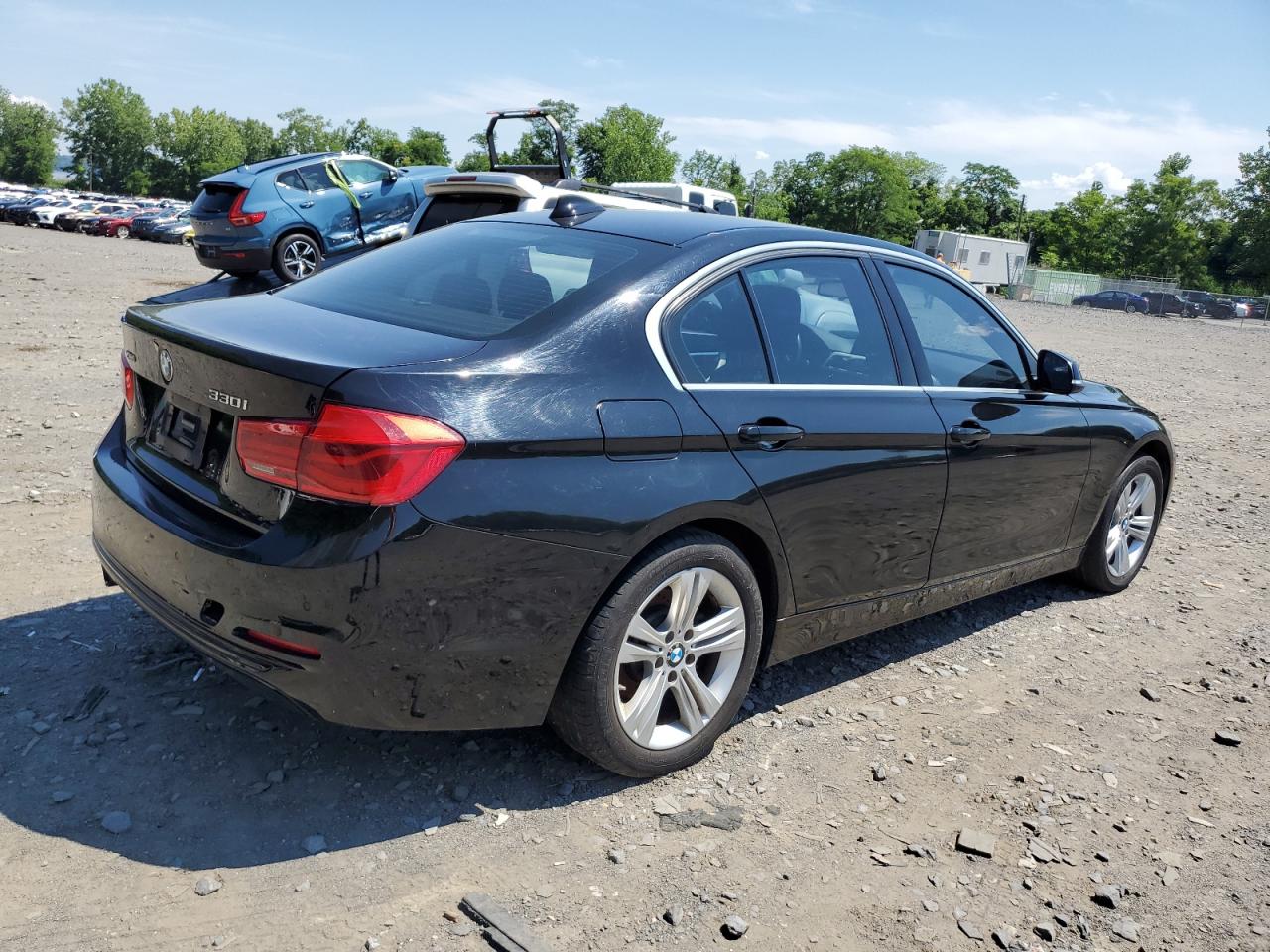 2017 BMW 330 Xi vin: WBA8D9G36HNU63025