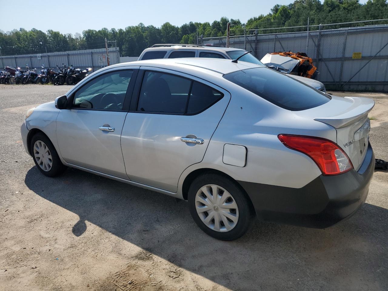 2013 Nissan Versa S vin: 3N1CN7AP1DL833790