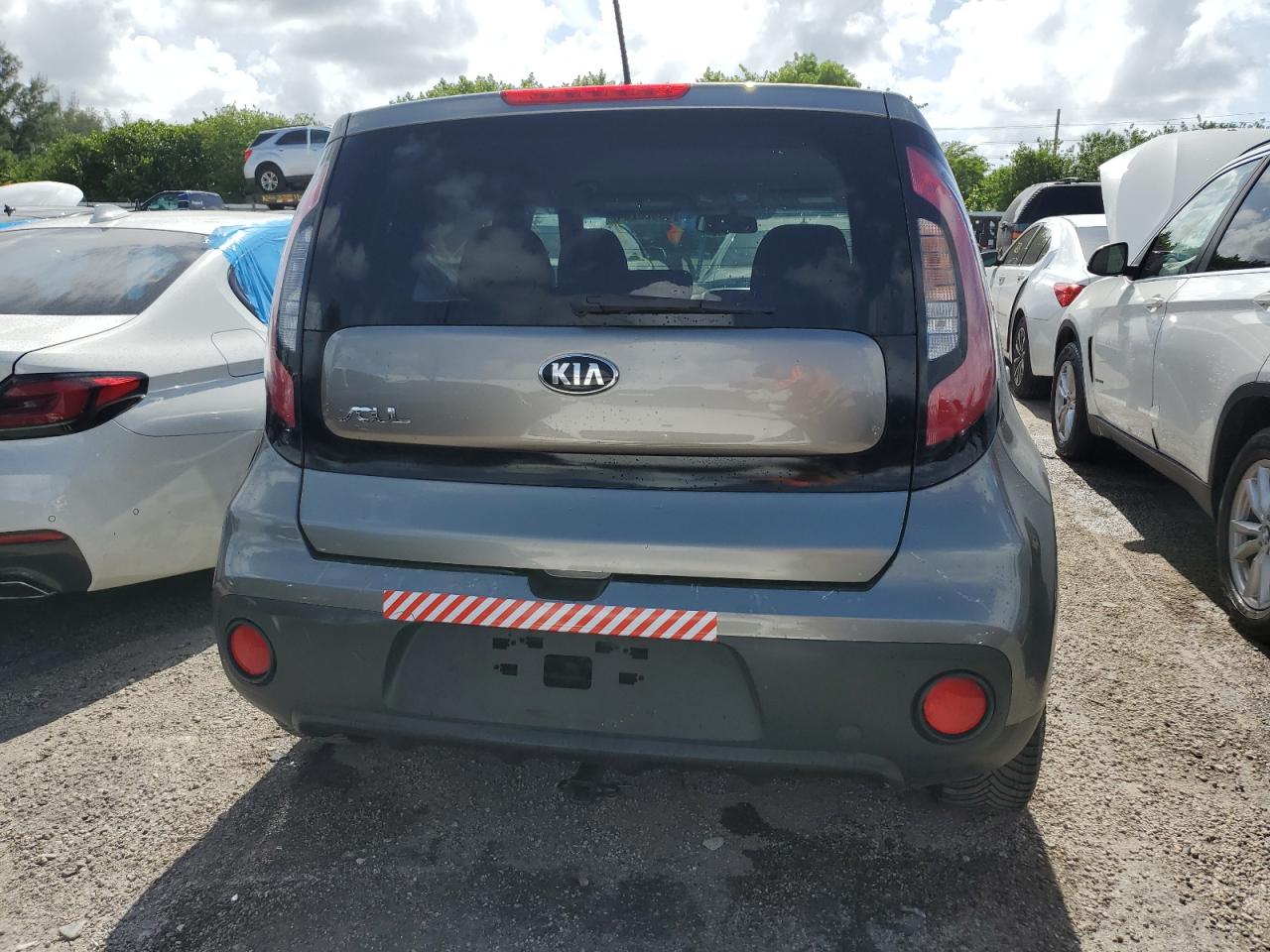 KNDJN2A27J7606678 2018 Kia Soul