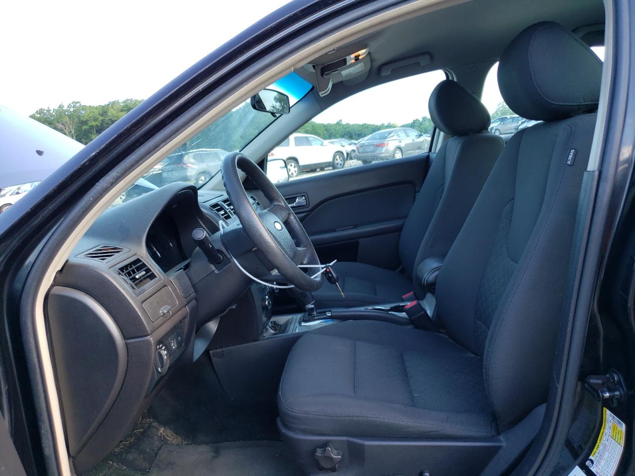 3FAHP0HA3BR168915 2011 Ford Fusion Se