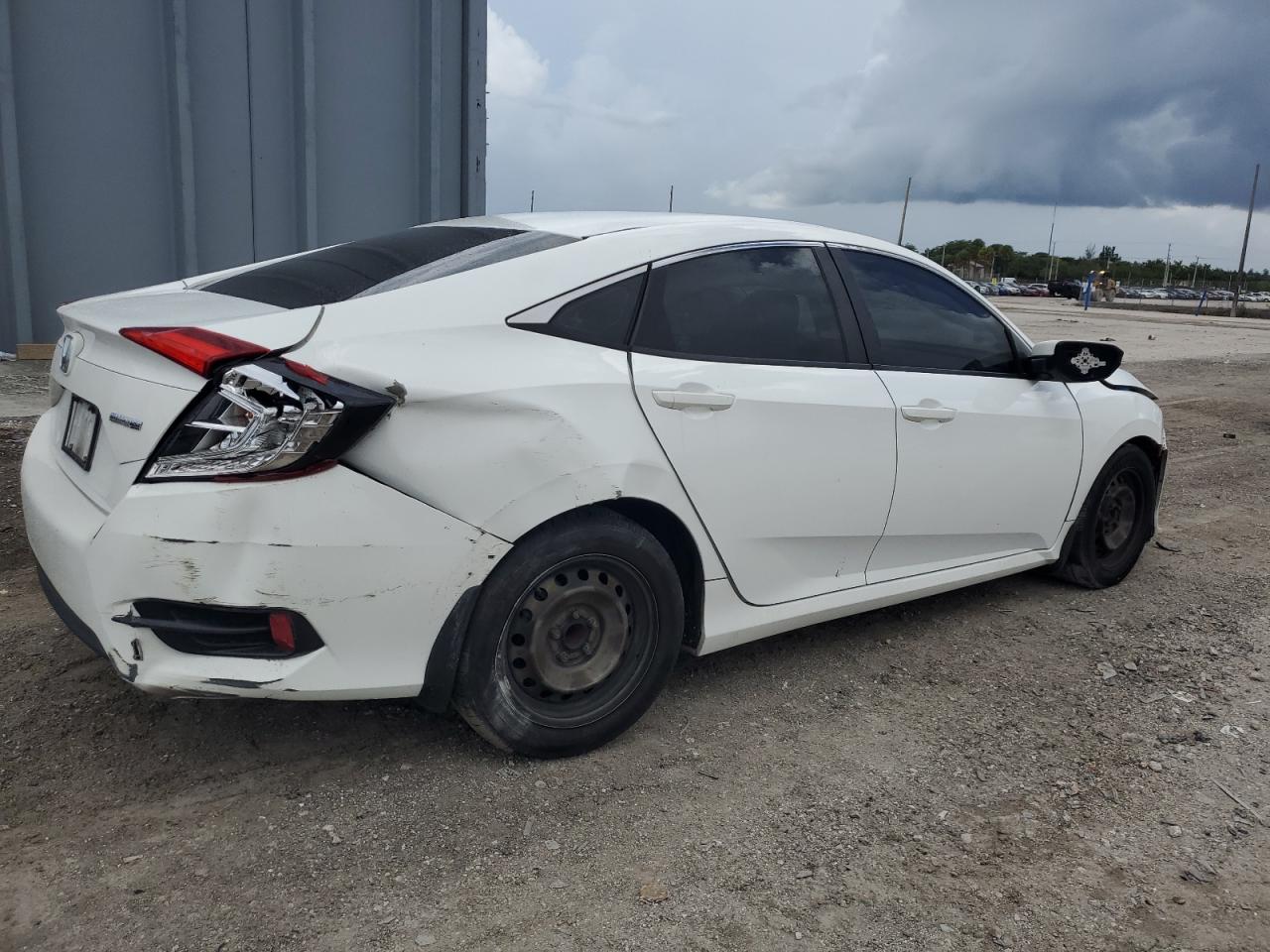 19XFC2F56HE044359 2017 Honda Civic Lx