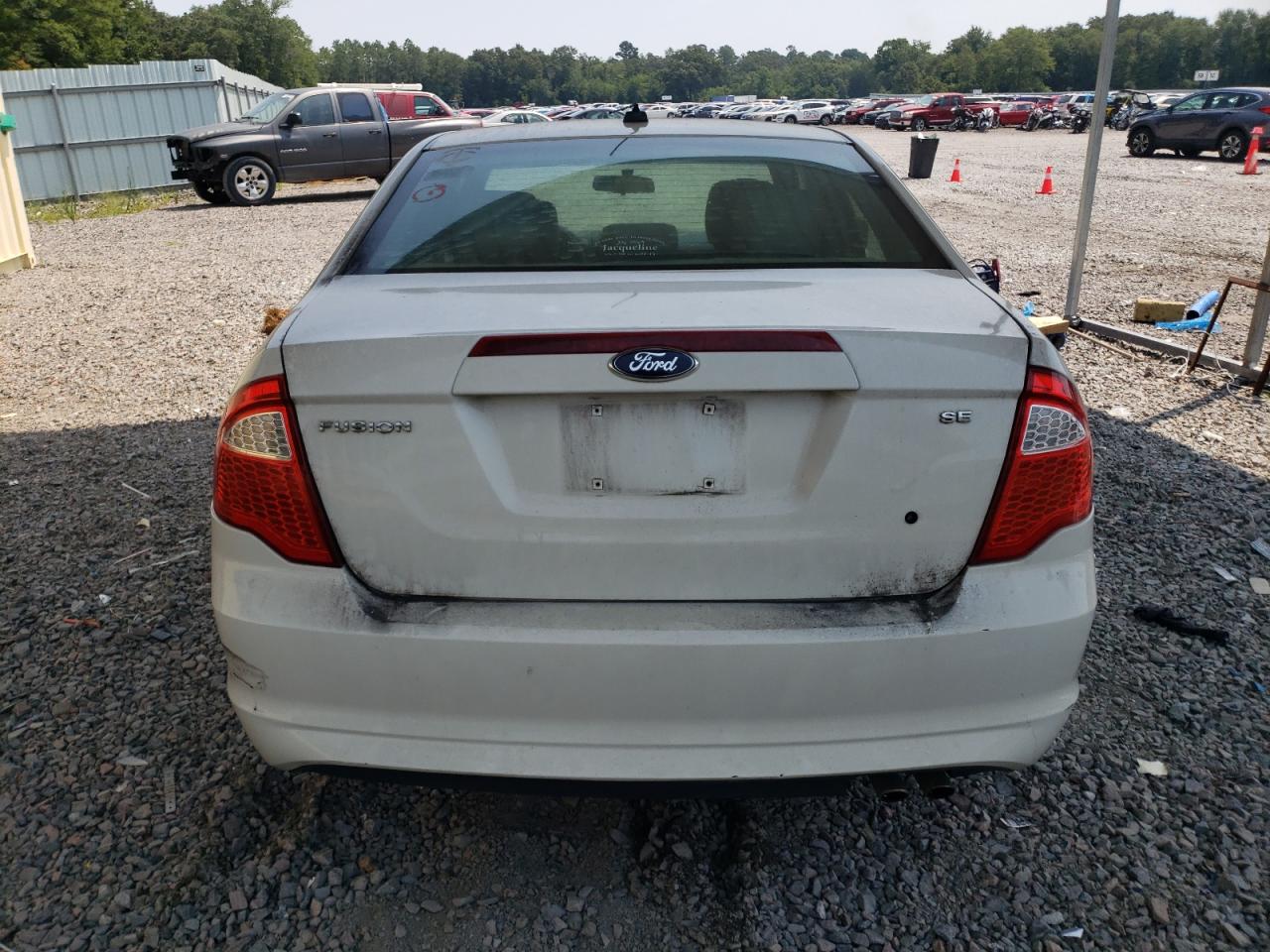 3FAHP0HA3BR230619 2011 Ford Fusion Se