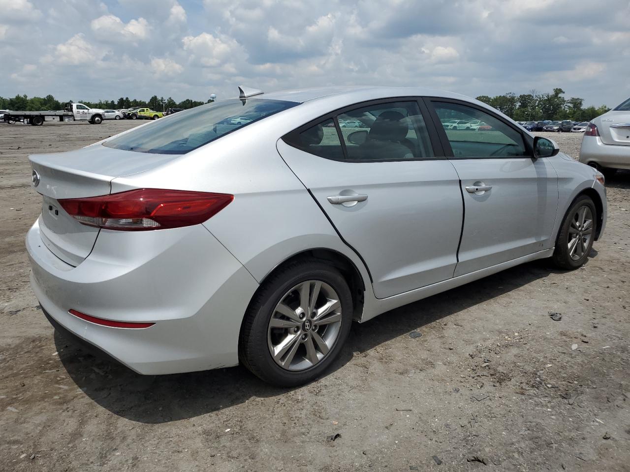 2018 Hyundai Elantra Sel vin: KMHD84LF0JU591647