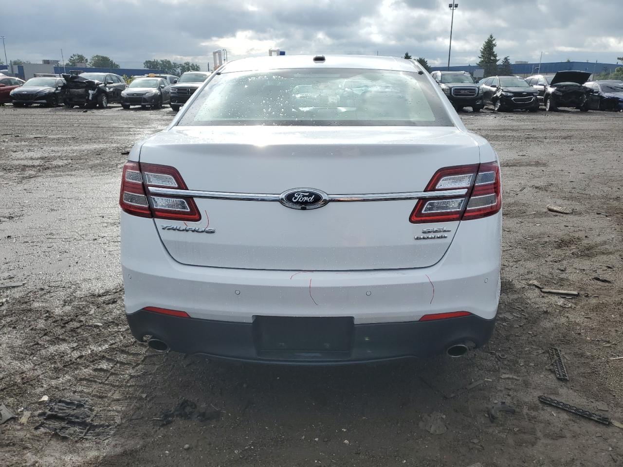 1FAHP2E80FG136157 2015 Ford Taurus Sel