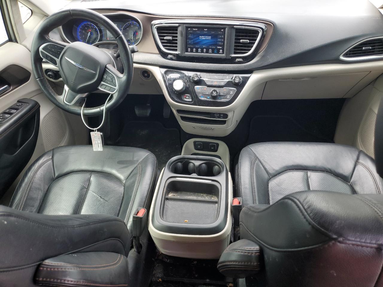 2C4RC1BG7JR142321 2018 Chrysler Pacifica Touring L