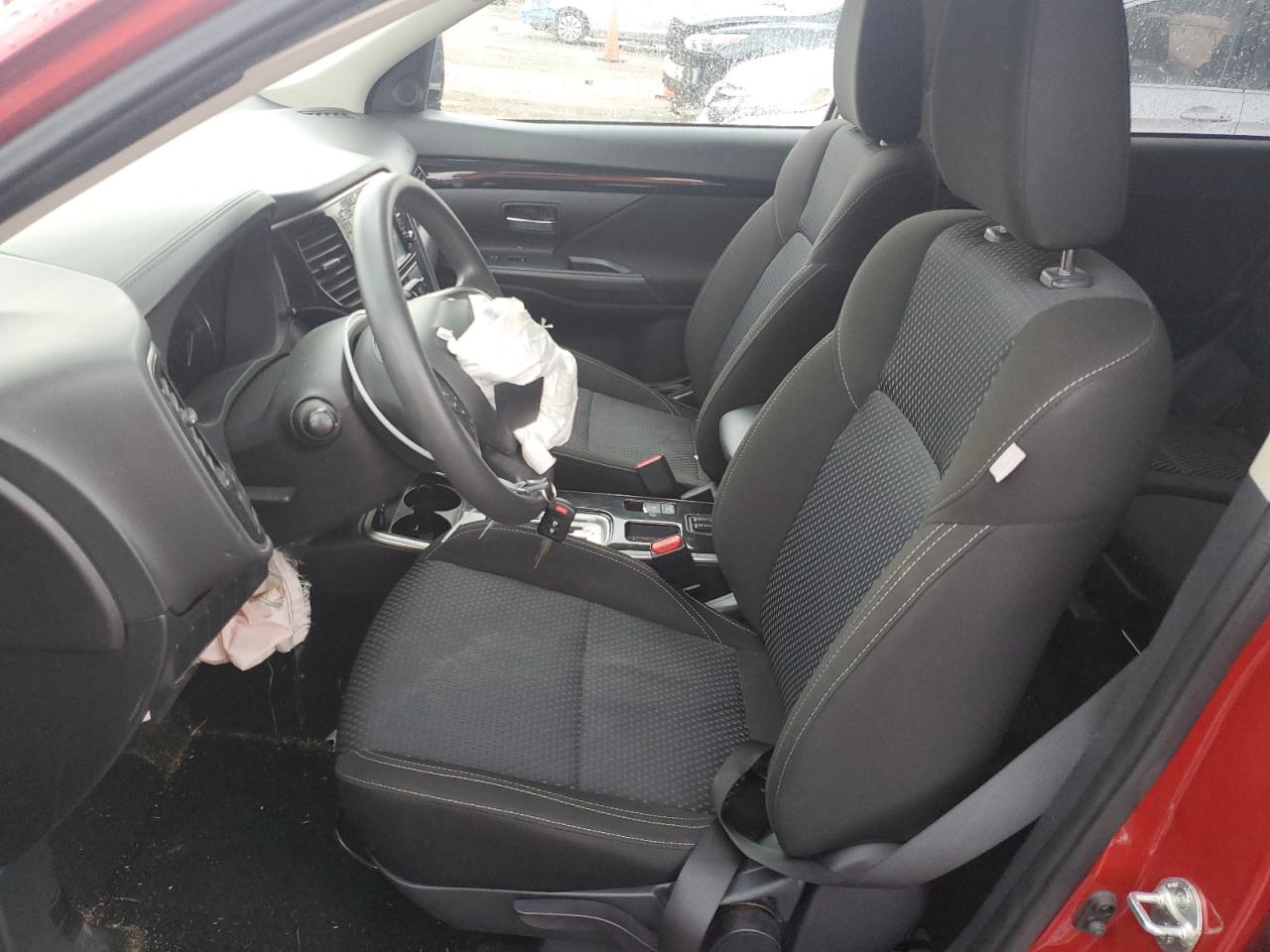 JA4AD2A35KZ048633 2019 Mitsubishi Outlander Es