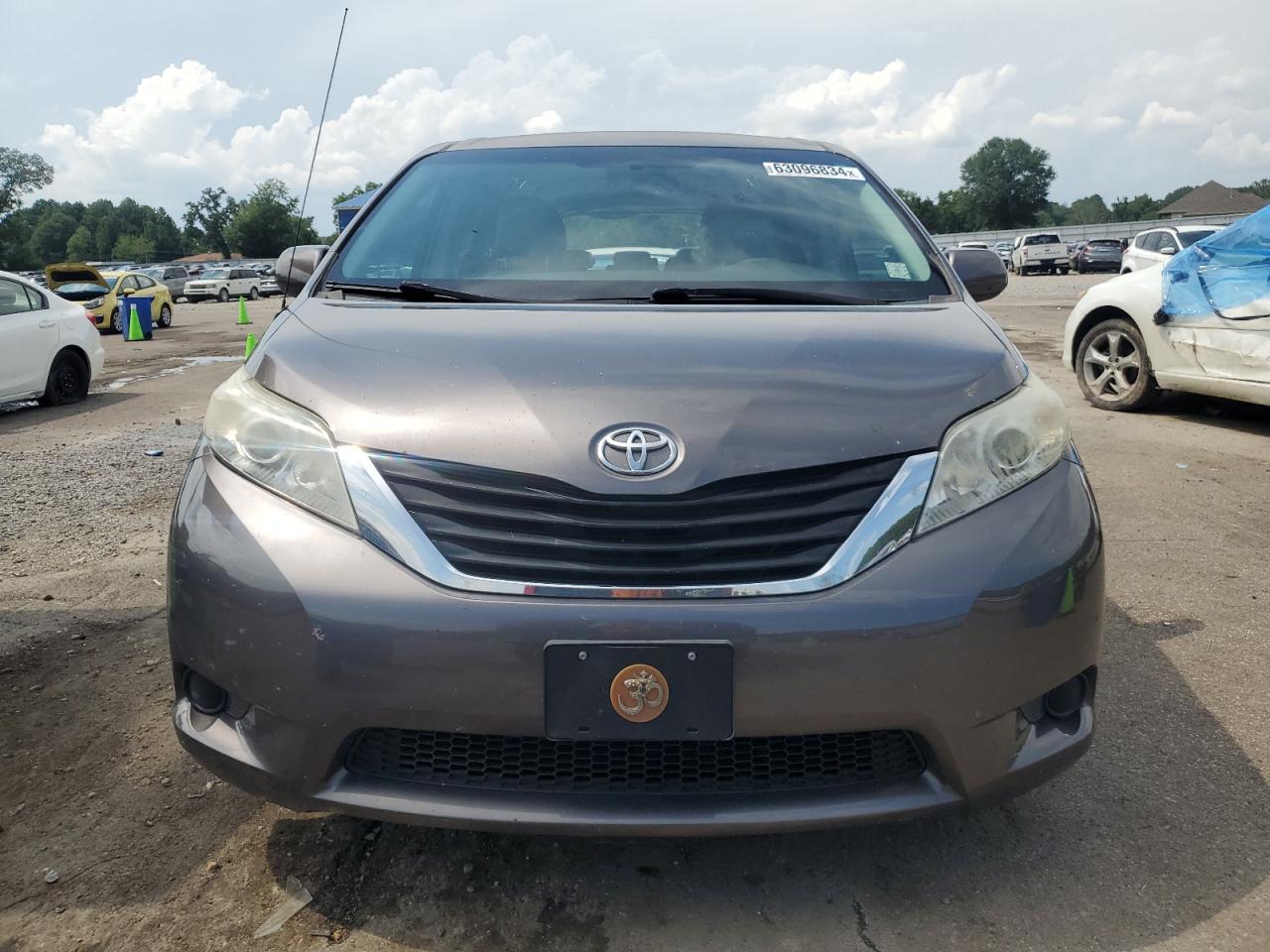 Lot #2751403129 2013 TOYOTA SIENNA/CE