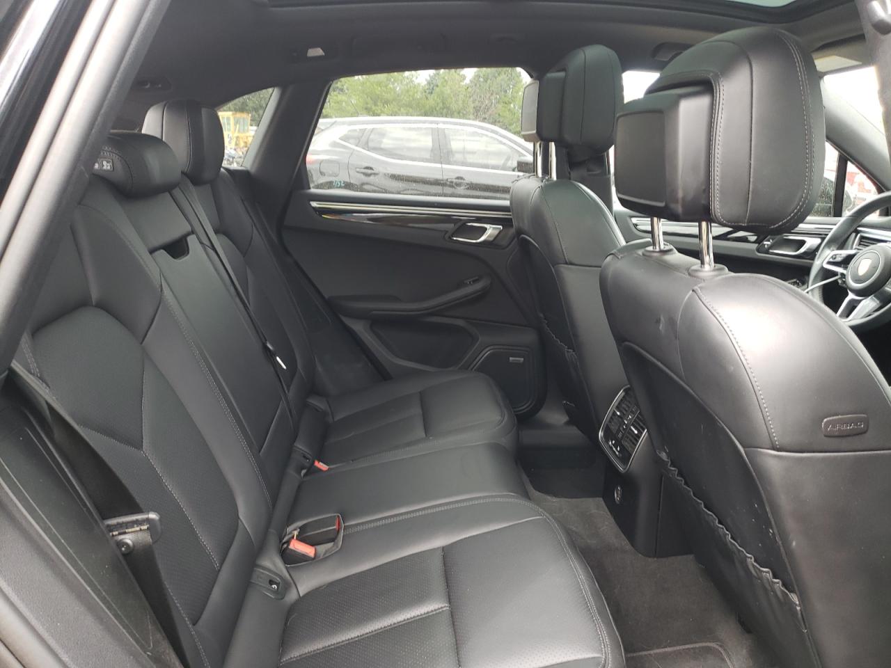 WP1AA2A5XJLB23312 2018 Porsche Macan