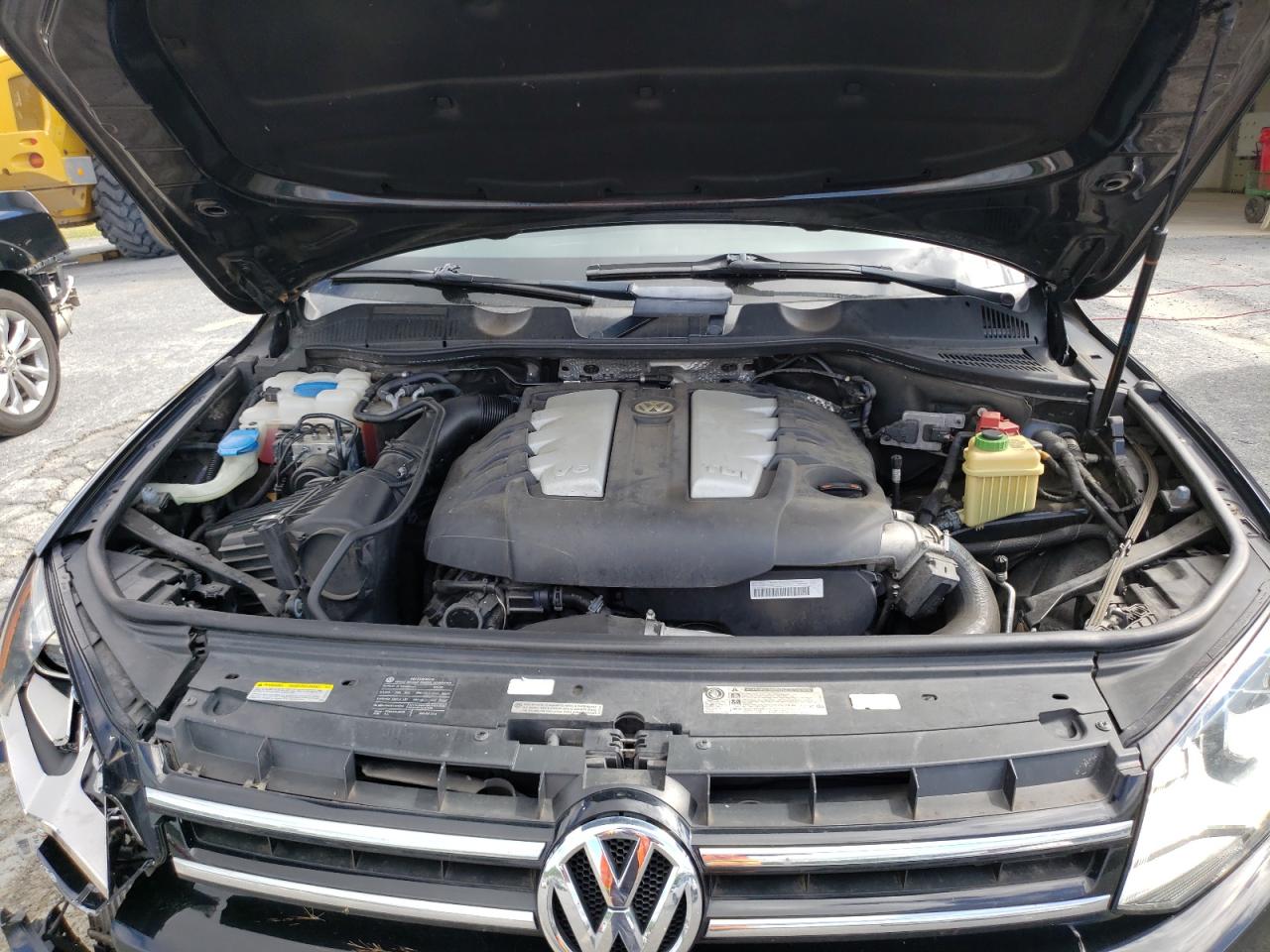 WVGEK9BP0CD011751 2012 Volkswagen Touareg V6 Tdi