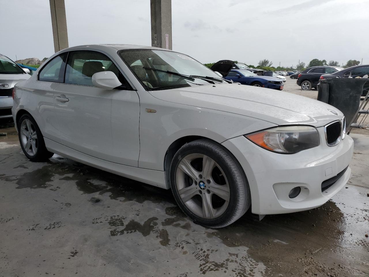 2013 BMW 128 I vin: WBAUP7C58DVP24733