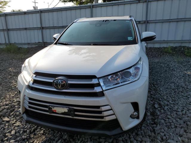 VIN 5TDJZRFH9KS562748 2019 Toyota Highlander, SE no.5