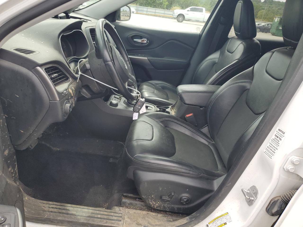 1C4PJMLB9KD168196 2019 Jeep Cherokee Latitude Plus