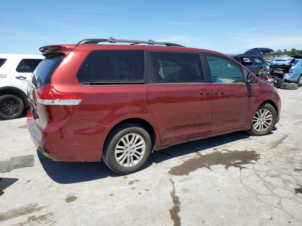 2014 Toyota Sienna Xle vin: 5TDYK3DC8ES521068