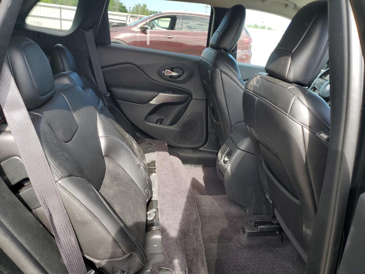 1C4PJMLB0KD230066 2019 Jeep Cherokee Latitude Plus