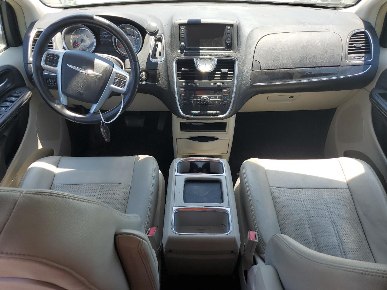 2C4RC1CGXDR646946 2013 Chrysler Town & Country Touring L