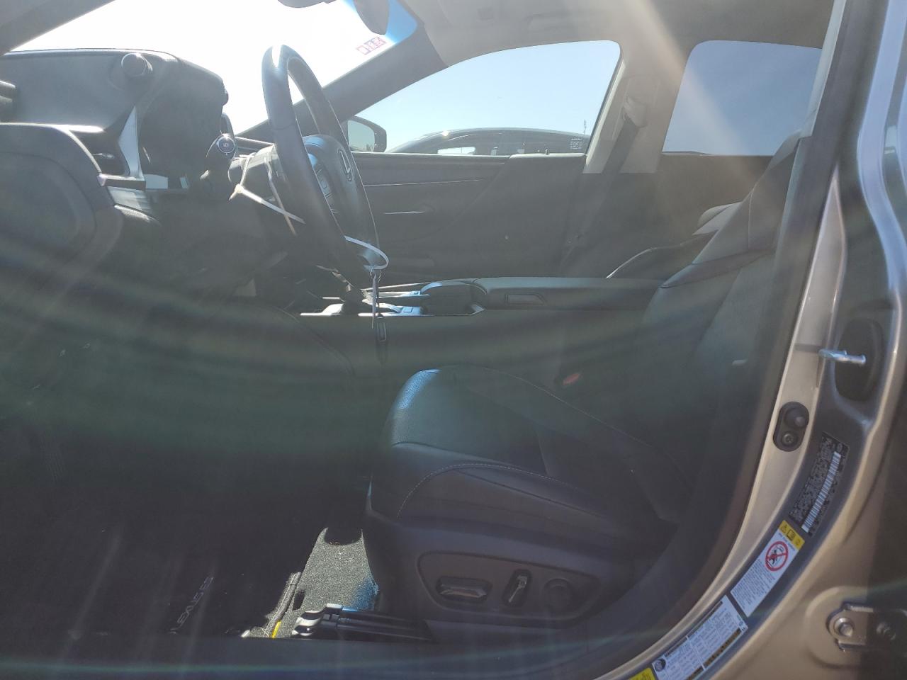 JTHB21B15K2043205 2019 Lexus Es 300H