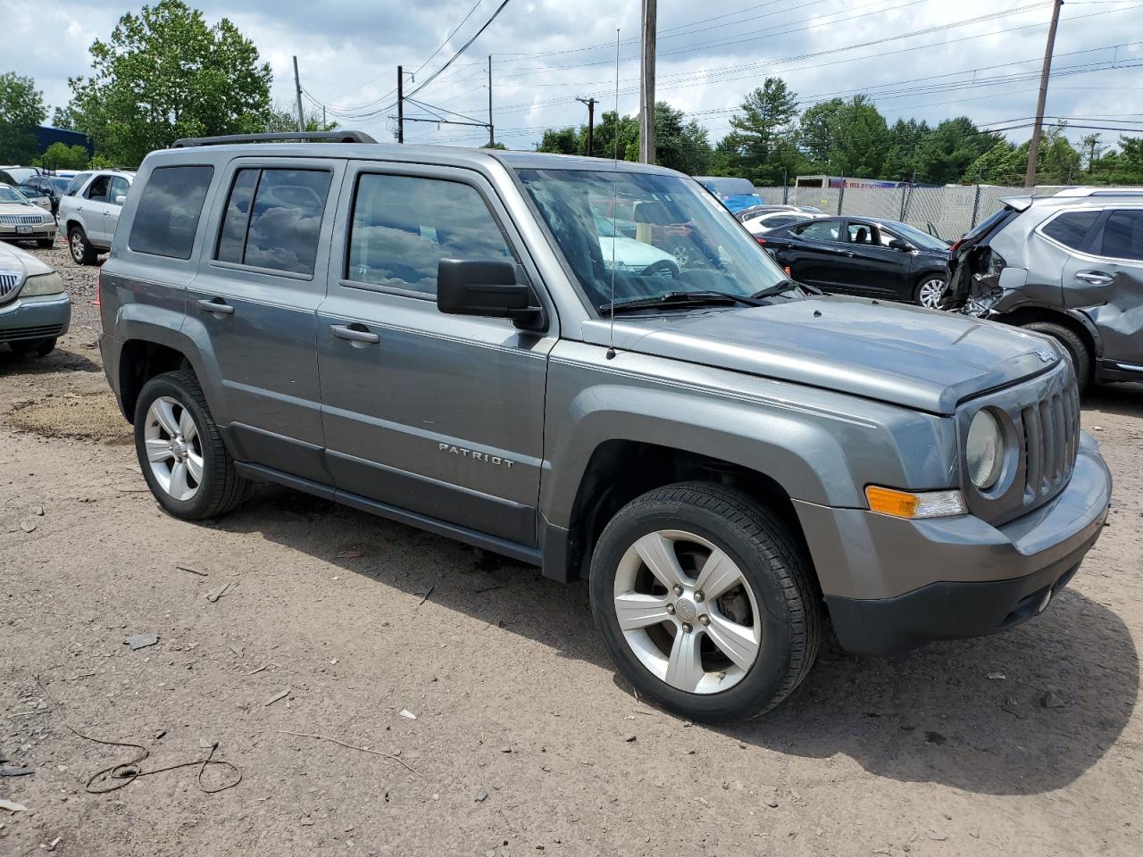 2012 Jeep Patriot Latitude vin: 1C4NJRFB7CD564211