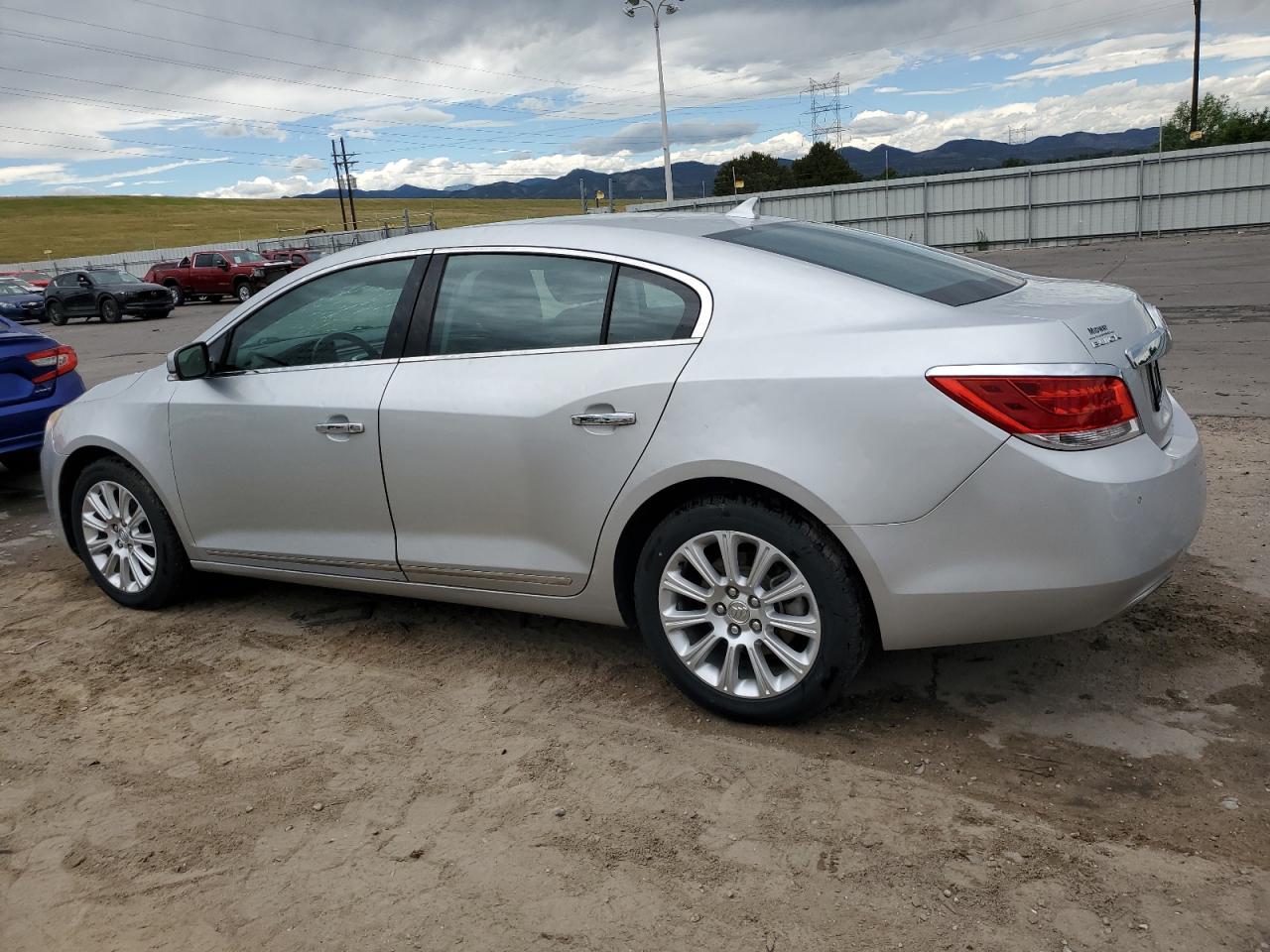 2013 Buick Lacrosse vin: 1G4GC5E37DF284070