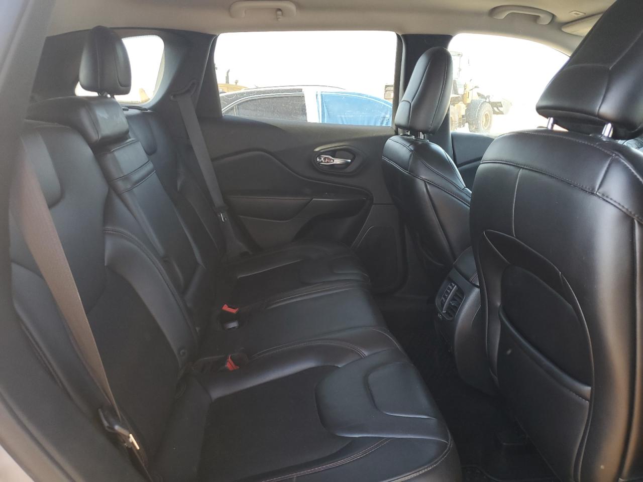 1C4PJMBX3KD330157 2019 Jeep Cherokee Trailhawk