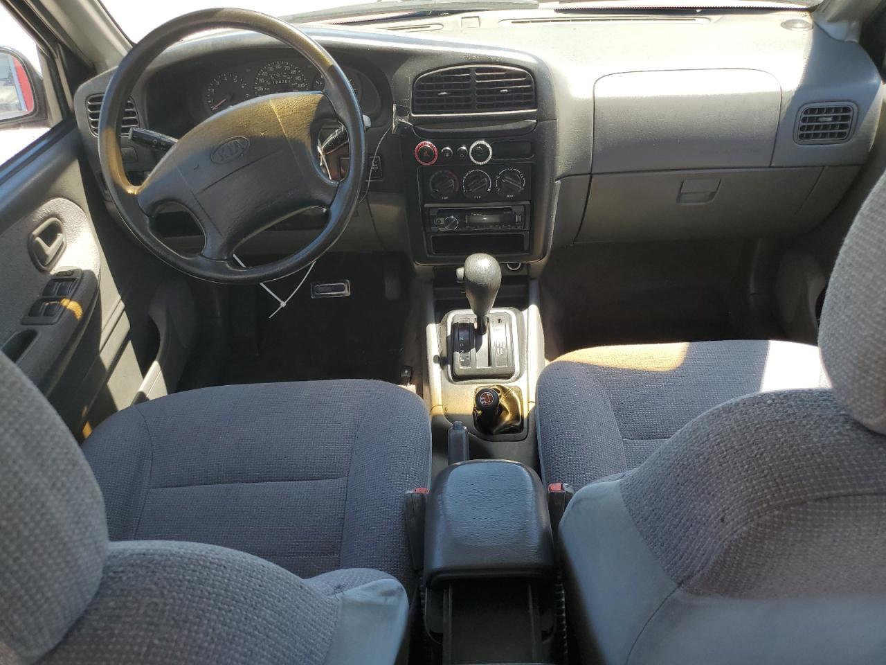 KNDJA7232Y5635334 2000 Kia Sportage