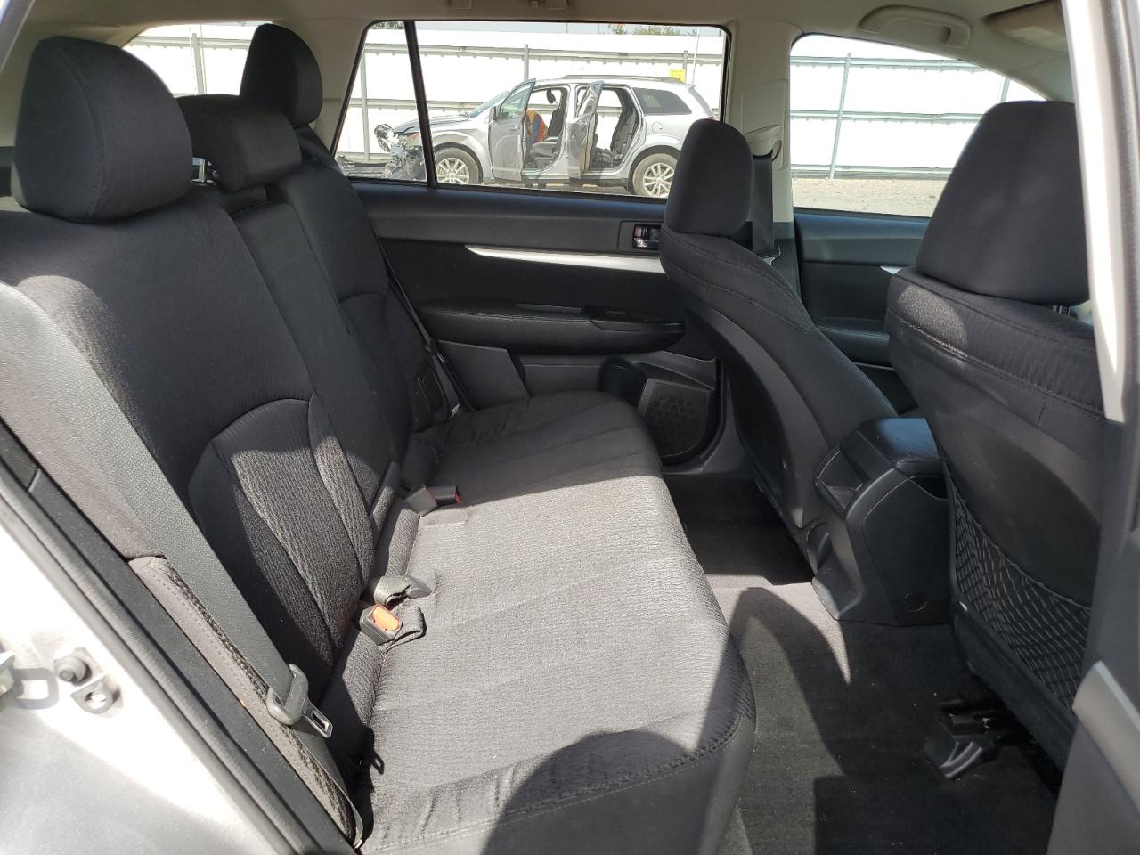 4S4BRCFC4A3382479 2010 Subaru Outback 2.5I Premium