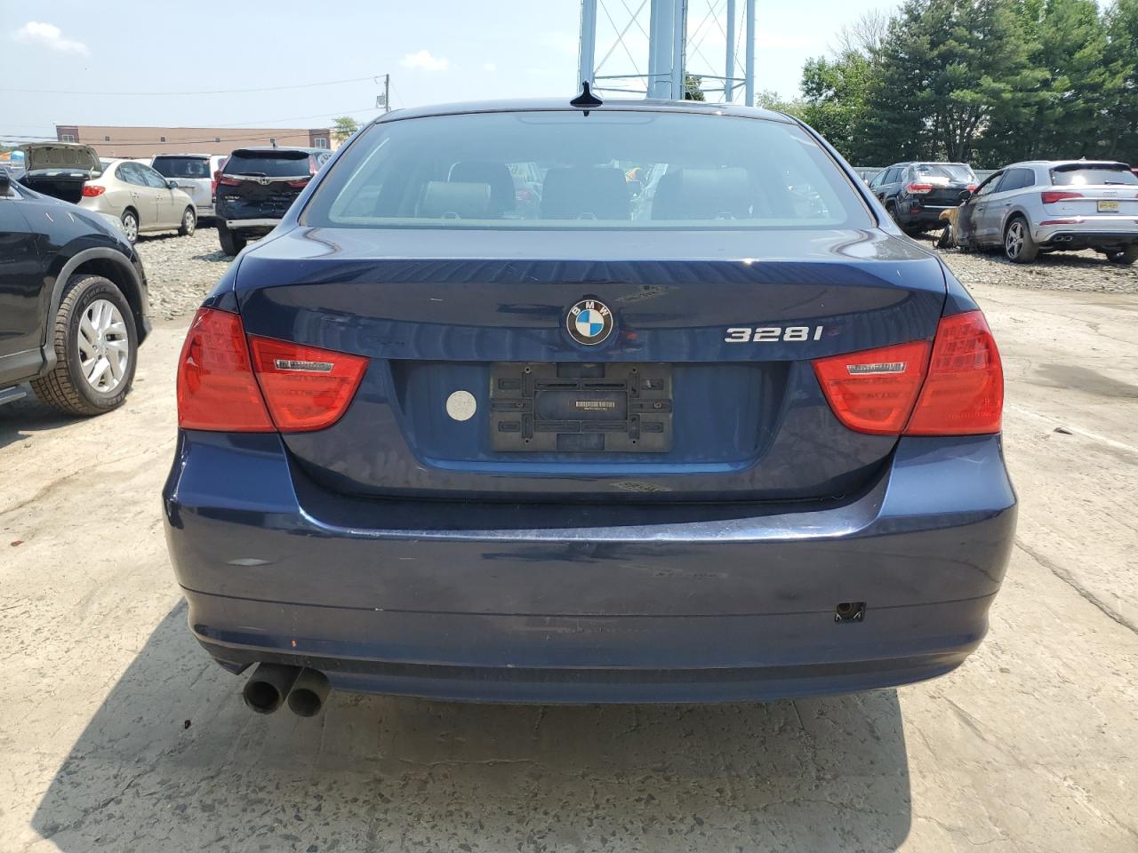 WBAPK5C54BF127005 2011 BMW 328 Xi Sulev