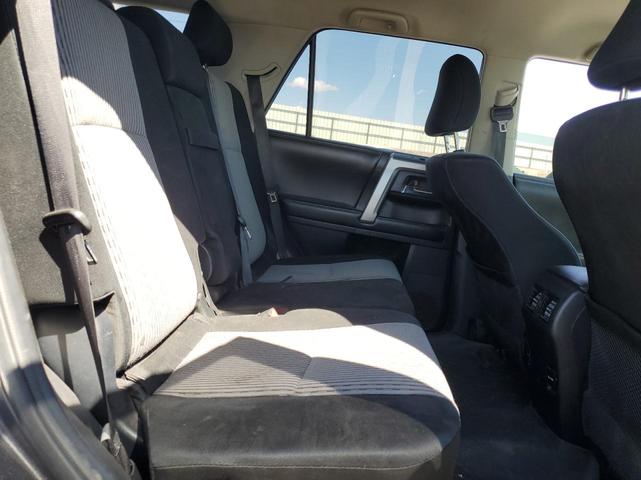 JTEBU5JR8F5231081 2015 Toyota 4Runner Sr5