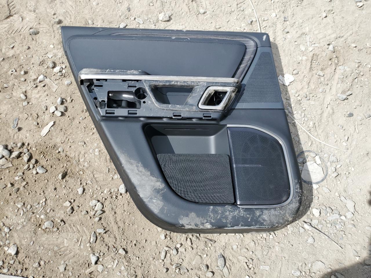 2022 Rivian R1T Adventure vin: 7FCTGAAA0NN015639